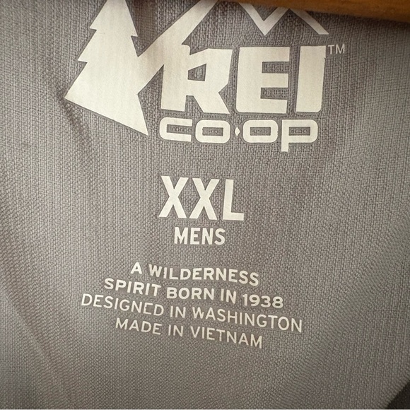 REI Co-Op Men's Tan Button Down Shirt Vented Mesh Nylon Rugged Hiking XXL Active - Picture 16 of 16